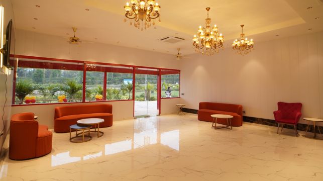 check_in_desk_facilities_img_2